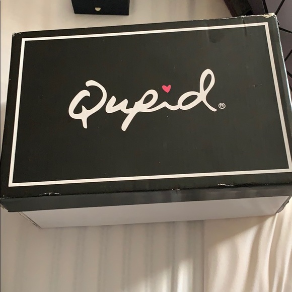 Cuddle N’ Cute Slides - Picture 1 of 10